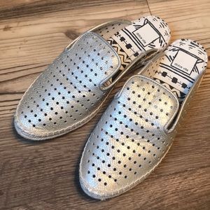 Dolce Vita • Silver Espadrilles